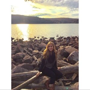 Meet your Posher, Emilia